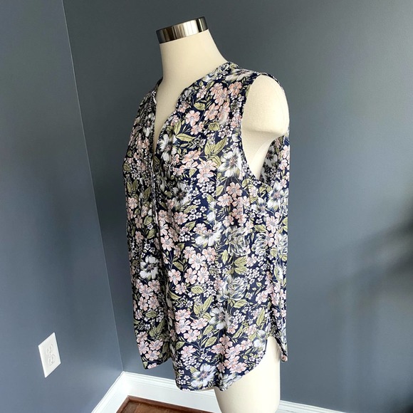 GAP navy blue sleeveless button down tank top - Picture 4 of 8